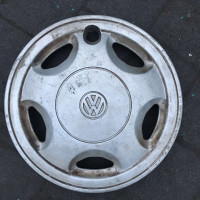 R13 Volkswagen 867601147C сірий